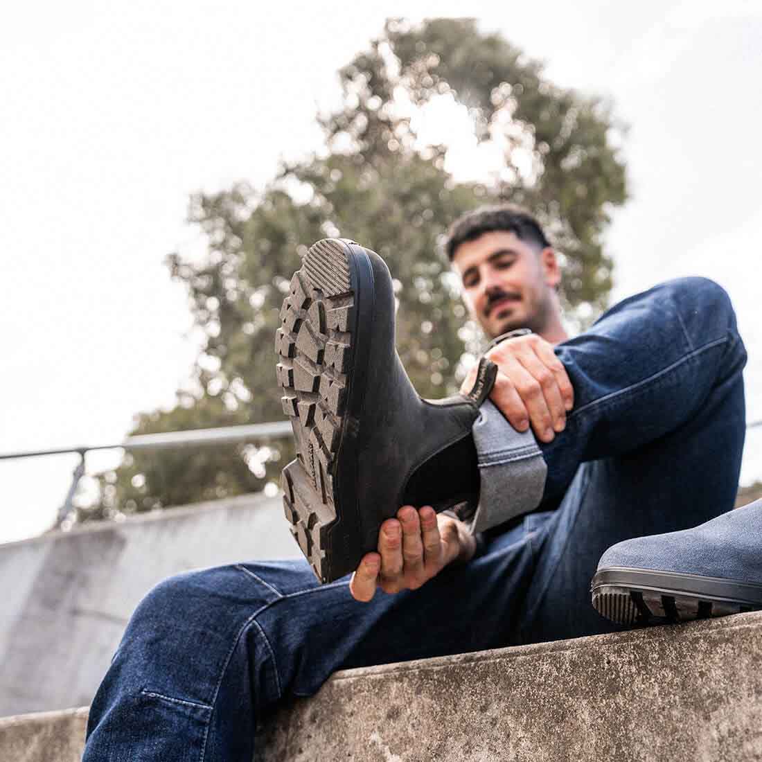Hard Yakka Brunswick Dealer Boots in Charcoal Nubuck | Men&